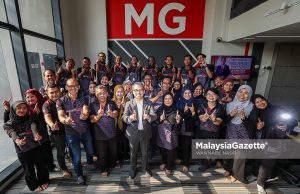 Fahmi rasmi ibu pejabat MalaysiaGazette