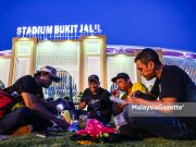 Penyokong Harimau Malaya Buka Puasa di Stadium