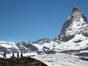 Enam pemain ski hilang di Alps