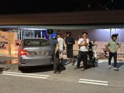 Elak anjing, kereta rempuh tembok masjid