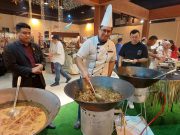 Berbuka sambil lihat bunga api di Rasa-Rasa A’ Famosa