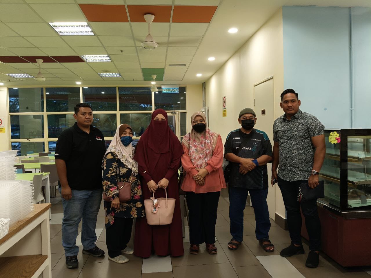 Pengawal peribadi saya sudah sedar di hospital