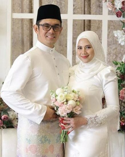 Suami kongsi gambar perkahwinan, status Irma Hasmi jadi persoalan