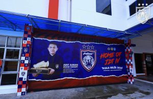 JDT beri penghargaan kepada Arif Aiman