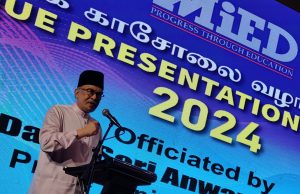 Pergaduhan antara kaum untungkan kelas atasan, miskinkan bawahan – Anwar