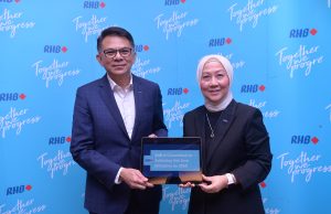 RHB tingkat sasaran perkhidmatan kewangan mampan kepada RM50 bilion pada 2026 Mohd Rashid Mohamad, Pengarah Urusan / Ketua Pengawai Eksekutif dan Norazzah Sulaiman Pegawai Komunikasi dan Kelestarian Kumpulan RHB. Kemampanan
