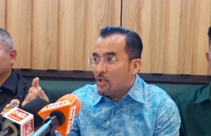 ‘Sanusi kena ada isu sensasi baru boleh ‘hidup’ – Asyraf Wajdi