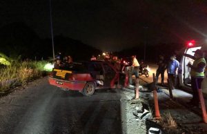 Warga emas maut langgar penghadang besi di Gua Musang