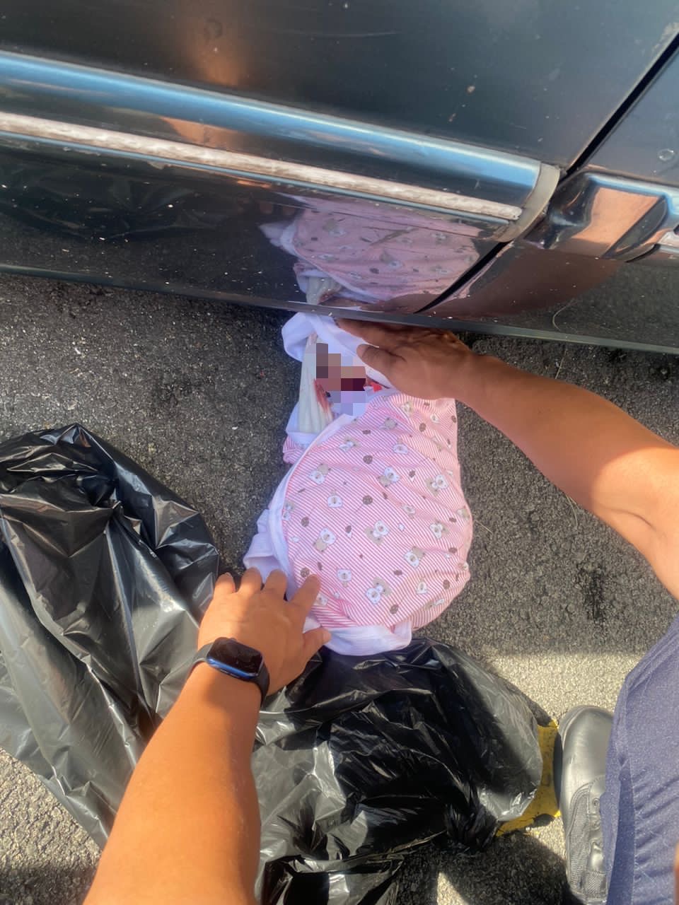 Bayi warga asing bertali pusat dibuang di parkir Pangsapuri Putra Ria Pantai Dalam pagi hari ini disahkan meninggal dunia.