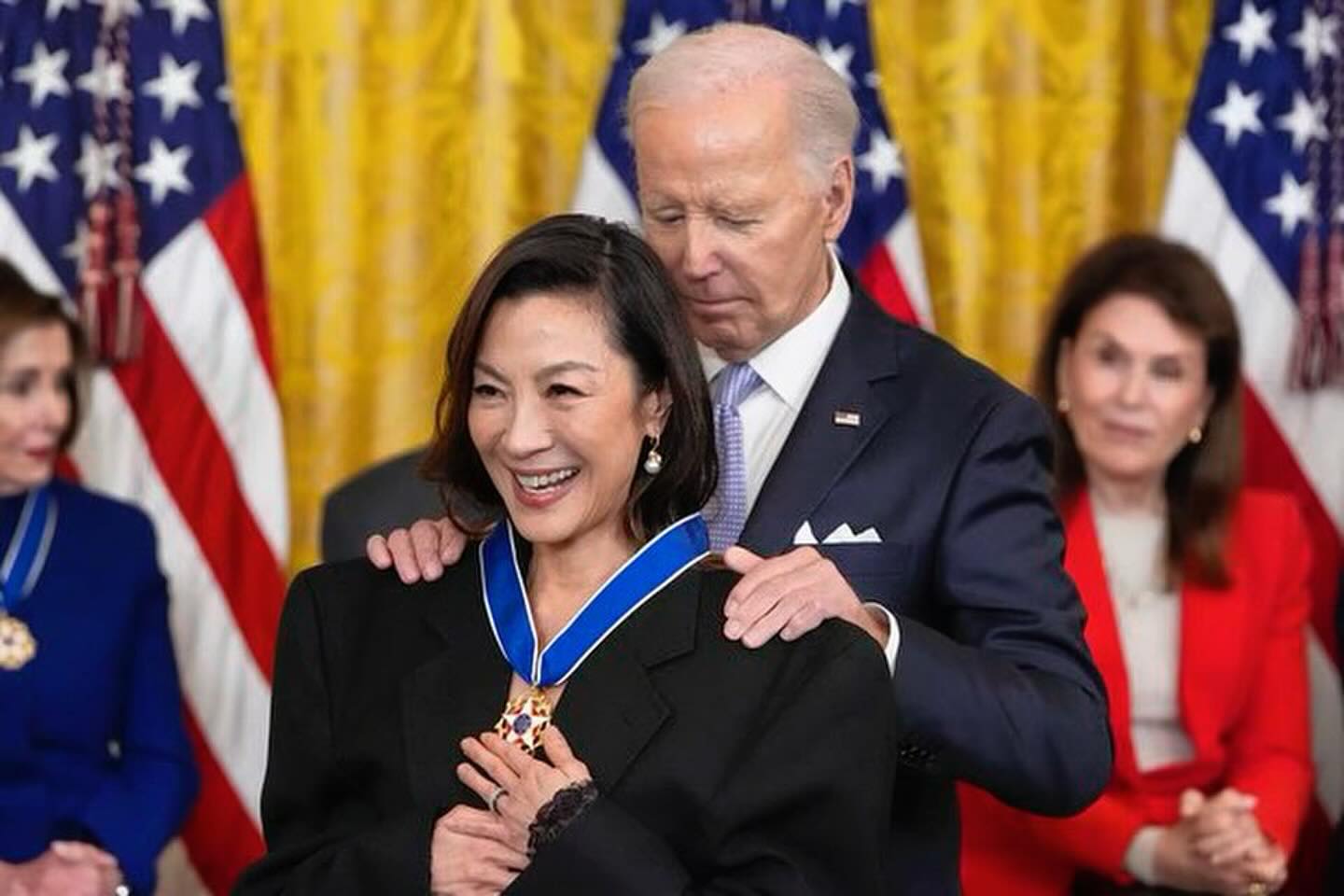 Michelle Yeoh terima Pingat Kebebasan Presiden daripada Biden