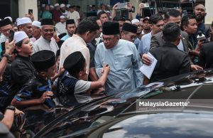 PM solat Jumaat bersama rakyat di Sungai Merab