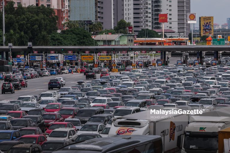 Banyak masa habis akibat kesesakan di Plaza Tol Sungai Besi