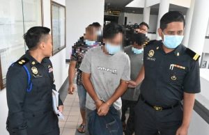 Dua warga Bangladesh, lelaki tempatan direman seludup diesel bersubsidi