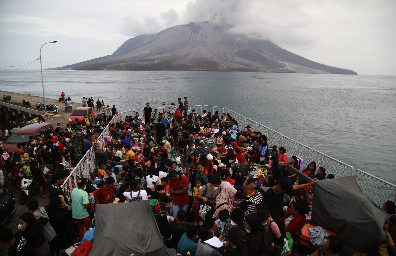 9,083 penduduk dipindahkan selepas Gunung Ruang meletus lagi