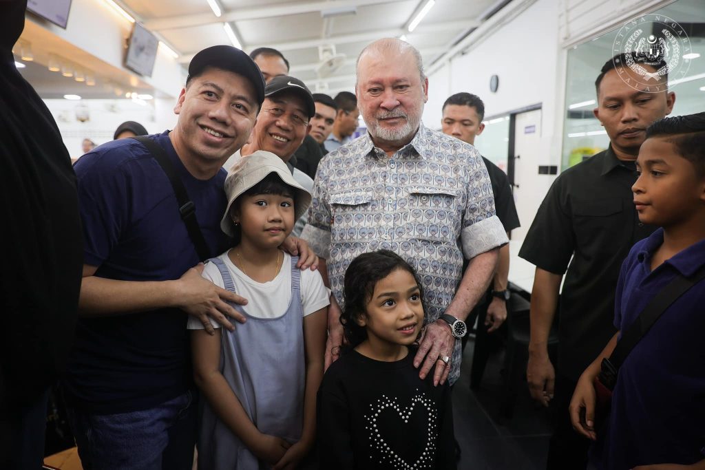 Sultan Ibrahim sarapan Nasi Lemak Wanjo pada hari keputeraan 8