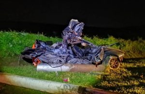 Tiga remaja maut kereta terbabas langgar tiang elektrik