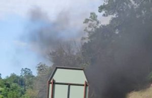 Lamborghini terbabas, terbakar, pemandu maut