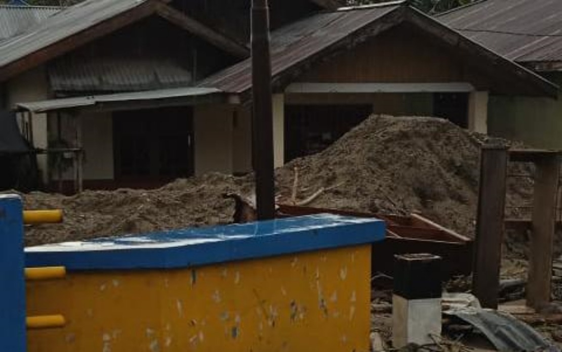 6 maut, 4 cedera, 26 lagi hilang dalam runtuhan lombong emas di Indonesia