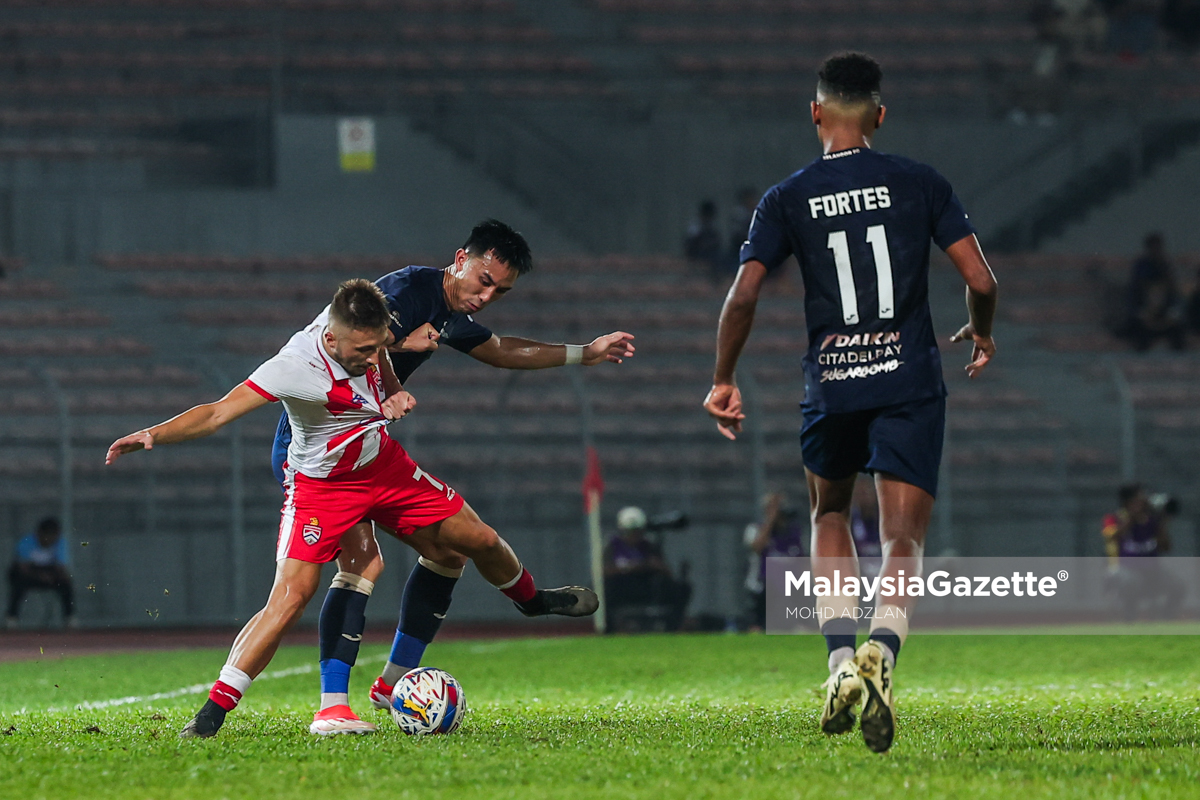 Aksi Perlawanan KL City vs Selangor FC 1 15