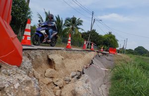 Kerja baiki tebing runtuh Jalan Benteng Parit Cina siap pertengahan bulan ini