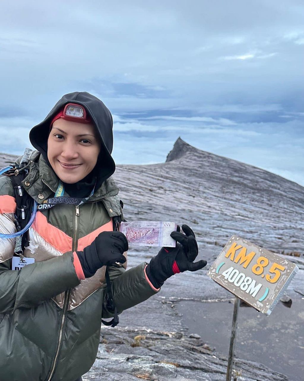 Sherry Ibrahim takluk Gunung Kinabalu