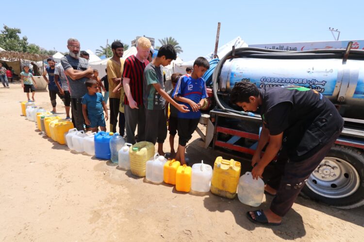 Econsave bekal 8,000 liter air bersih sehari bantu Gaza