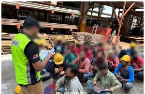 Pengurus sumber manusia sebuah kilang, 110 warga asing ditahan dalam serbuan