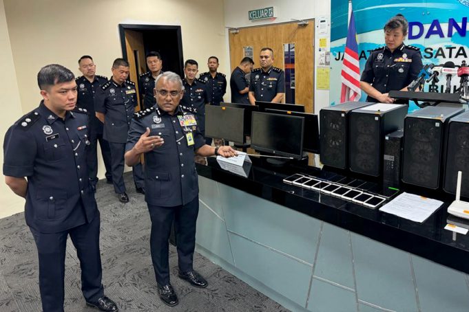 polis komersial