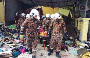 Treler rempuh rumah, seorang lagi meninggal dunia