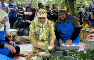Tunku Azizah berkenan memasak sempena Sahora