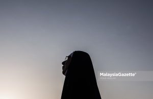 Hidup ini tentang mengawal diri, bukan mengawal dunia