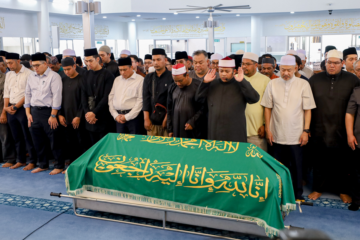 Jenazah Rozaid Abdul Rahman selamat disemadikan