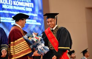Anak yatim penerima Anugerah Ketua Pengarah Kolej Komuniti Pahang 2024