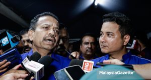 Presiden MIC, Tan Sri SA Vigneswaran berkempen untuk calon BN Dun Mahkota, Syed Hussein Syed Abdullah.