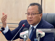 4 tahun wanita tawar khidmat pasang pendakap gigi secara haram