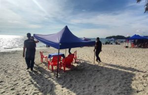 Peniaga khemah biru diarah henti operasi di Pantai Port Dickson mulai 18 Nov