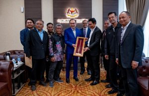 Peluang kerja dalam jabatan kerajaan antara dibincang PM-wakil Orang Asli