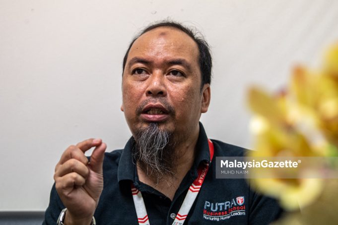 Dr. Ahmed Razman Abdul Latiff Dr. Ahmed Razman Abdul Latiff