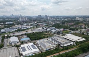 Pembangunan pesat Malaysia mampu menarik pelaburan asing antaranya AirTrunk yang bertapak di Sydney, Australia yang memilih Johor sebagai destinasi pelaburannya sekali gus menawarkan pekerjaan berkemahiran tinggi kepada rakyat negara ini. limpahan ekonomi