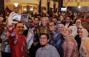 Zahid luang masa bersama rakyat Malaysia di Brunei