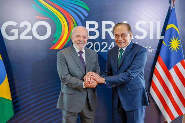 Perdana Menteri dan Presiden Brazil, Luiz Inácio Lula da Silva di luar Sidang Kemuncak G20.