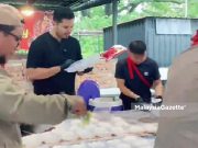 Khairul Aming turun padang bantu mangsa banjir