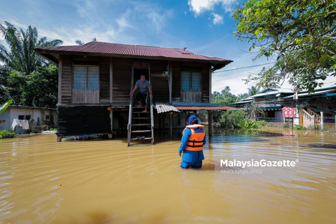 TINJAUAN BANJIR DI PARIT