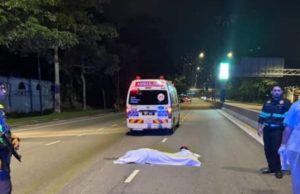 Penunggang motosikal cedera parah di kepala maut terbabas