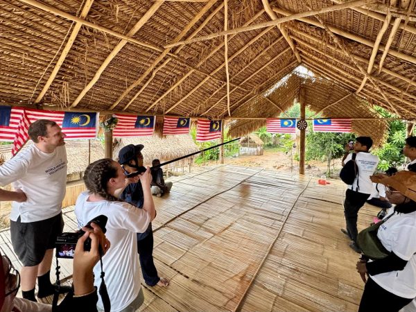 Perak taman negeri pelajar peserta australia UMK hutan hujan royal belum perak program kelestarian alam sekitar Flagship Ekonomi Pengalaman Royal Belum Gerik