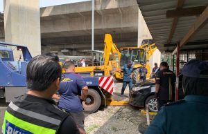 DBKL roboh 17 struktur penjaja haram di PPR Jelatek