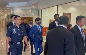 Kerabat Pahang tidak mengaku bersalah cederakan lelaki di bangsal kuda