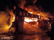 Gudang elektrik musnah dalam kebakaran awal pagi tadi