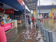 Pontian dilanda air pasang besar