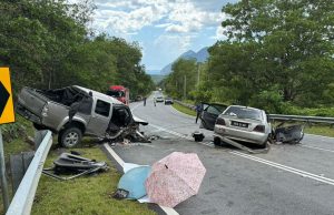 Pemandu maut kereta bertembung pikap polis